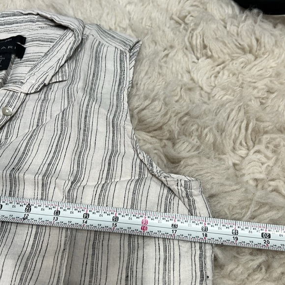 Tahari 100% linen button town sleeveless top - Picture 7 of 8